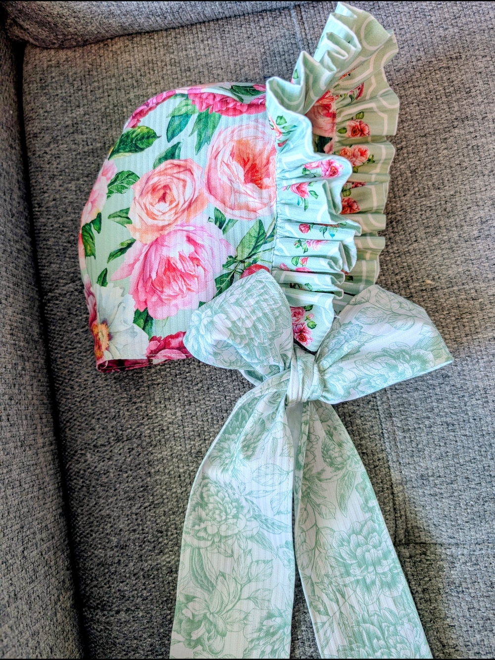 Floral Ruffle Bonnet with Bow - Pink & Mint